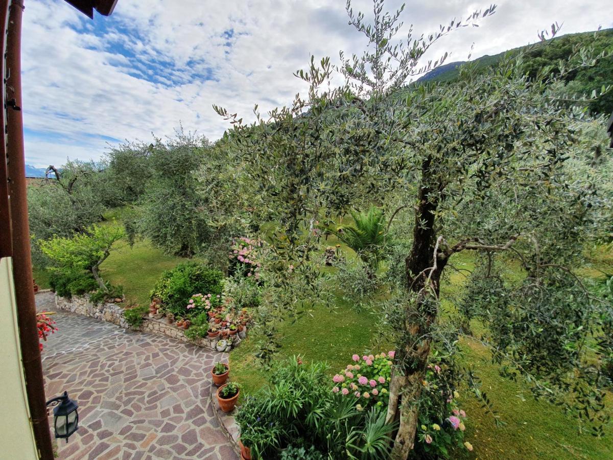 Casa Valenti Apartment เบรนโซเน ซูล การ์ดา ภายนอก รูปภาพ